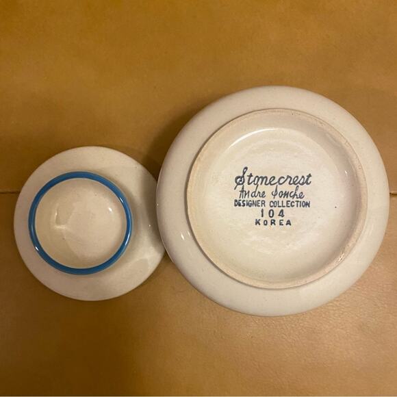 Stonecrest Vintage Sugar Bowl with Lid - Picture 5 of 6